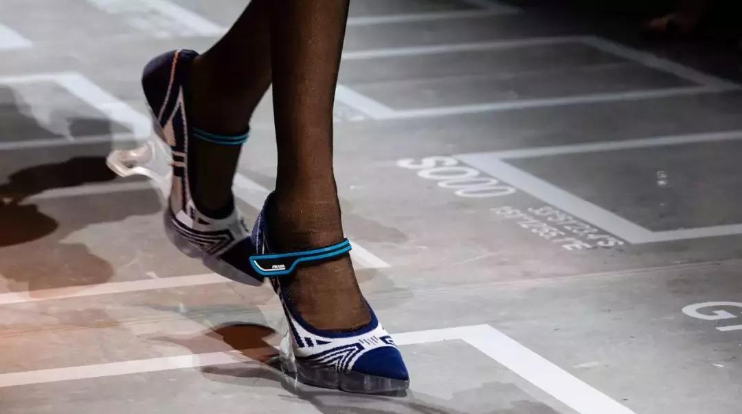 又有一波最新的美鞋美包来了看看我们是否为你种下了一片草原