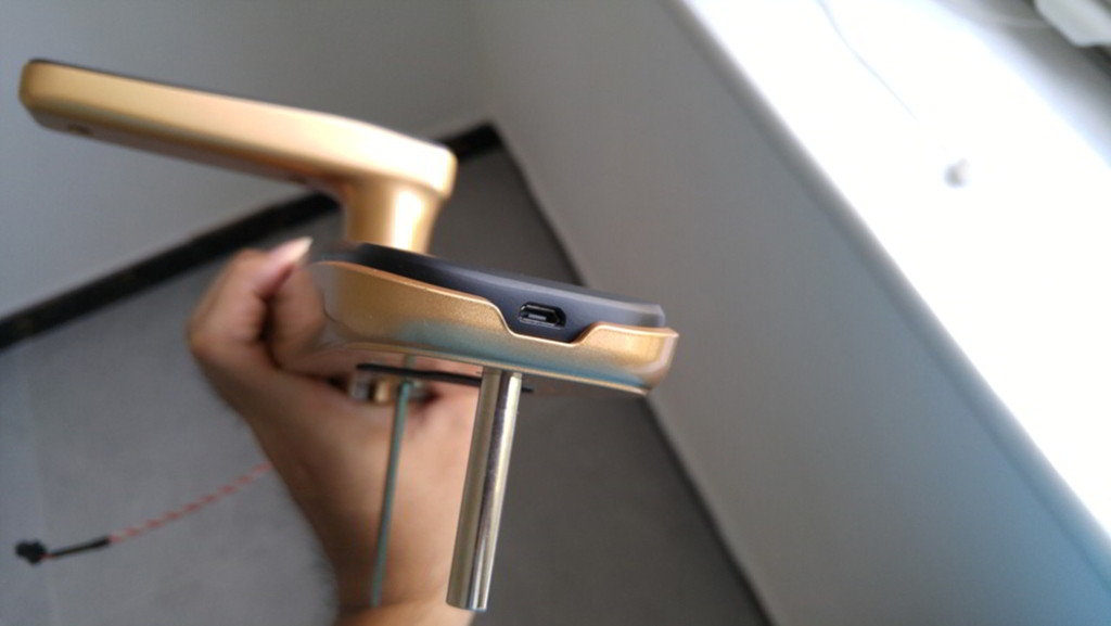 便捷开锁改变生活——金刚鹦鹉T2微信指纹锁体验