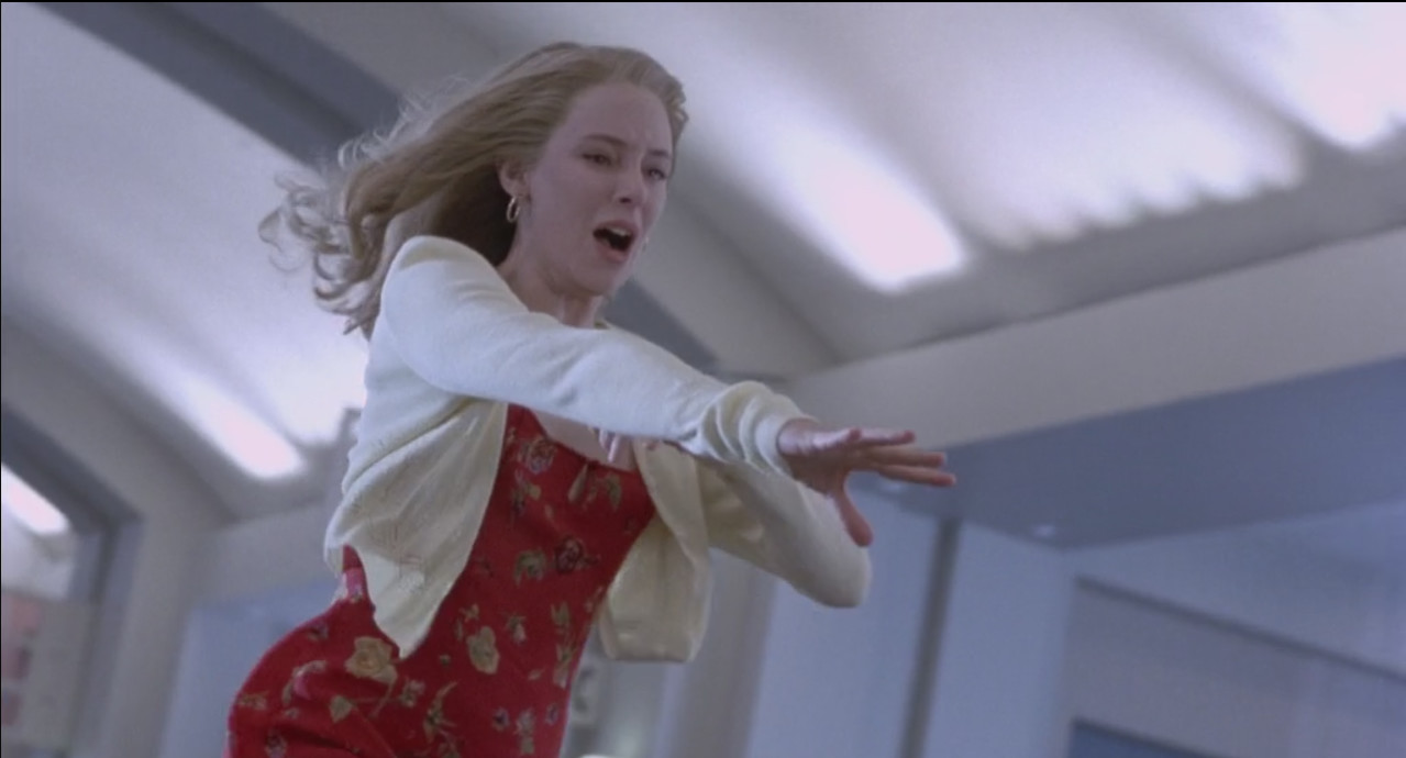 《十二只猴子》超越了《终结者》的穿越电影，堪称时空电影鼻祖