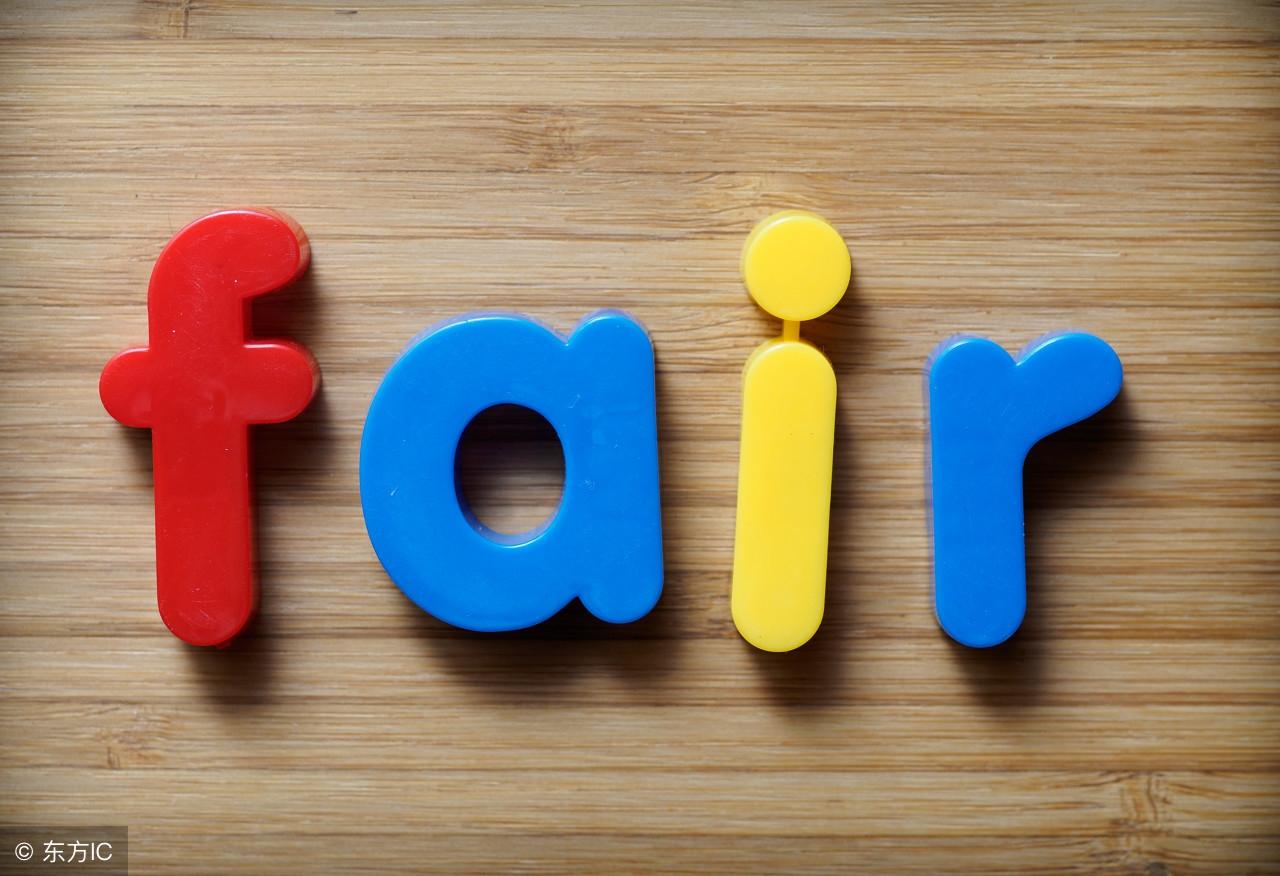 一粒尘埃渺小又自由,一粒尘埃自由又自在