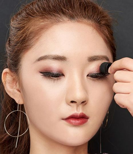 日本懒人眼影一抹成型,超好用懒人眼影