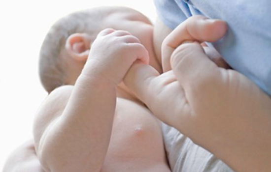 前奶稠后奶稀怎么回事,奶水没有及时排出奶量减少怎么办