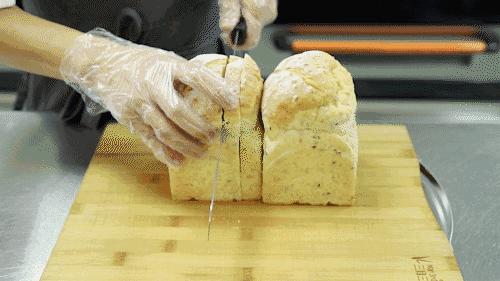 请忘记那个“火辣”的女人,爸爸糖新品吐司比她更辣更松软!