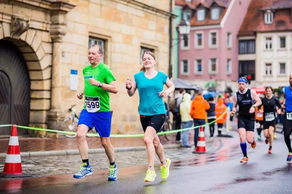 马拉松撞墙的原因,马拉松撞墙训练动作