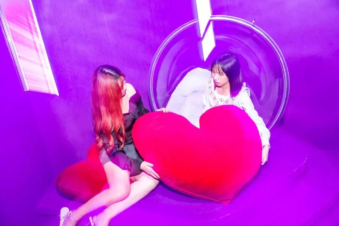 戚薇都来拍拍拍！比IMAX还震撼的沉浸剧场，足足1000㎡共17种主题