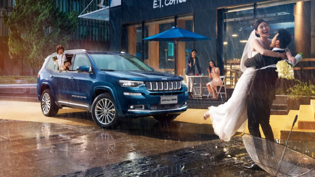 中产阶级真的喜欢和别人比吗？比拼孩子的专业、送礼的品味、菜色的格调，甚至看重孩子荒唐的后脑勺形状