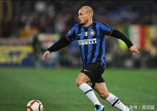 进攻型中场打法和思路八人制,最适合新手的足球战术