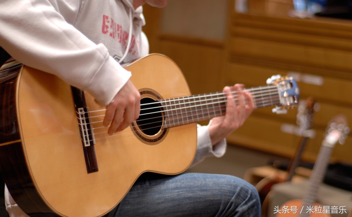 新手弹吉他如何避免走弯路,弹吉他知道怎么弹但是弹不出来