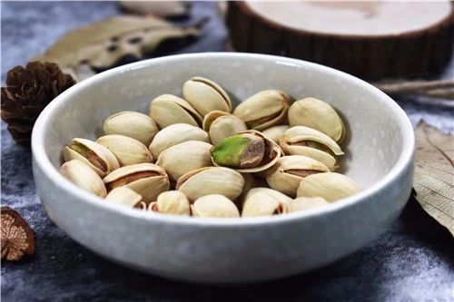 坚果受潮不脆了用空气炸锅几分钟,坚果冷藏后拿出来怎么处理