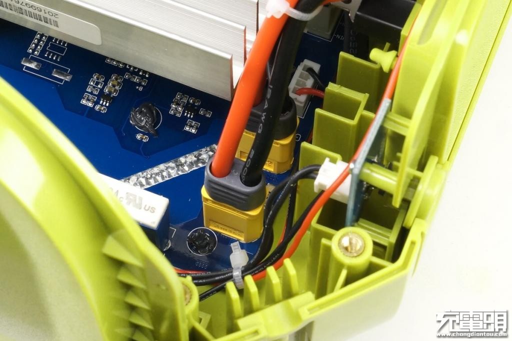 电小二户外电源拆解,电小二户外电源拆机