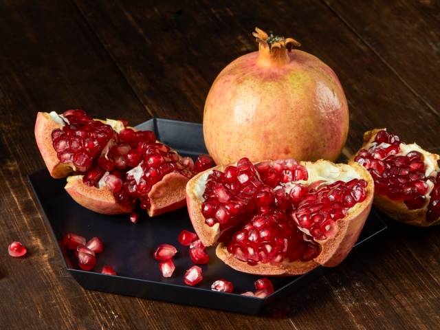 头茬正宗突尼斯软籽石榴,石榴突尼斯软籽石榴黑珍珠