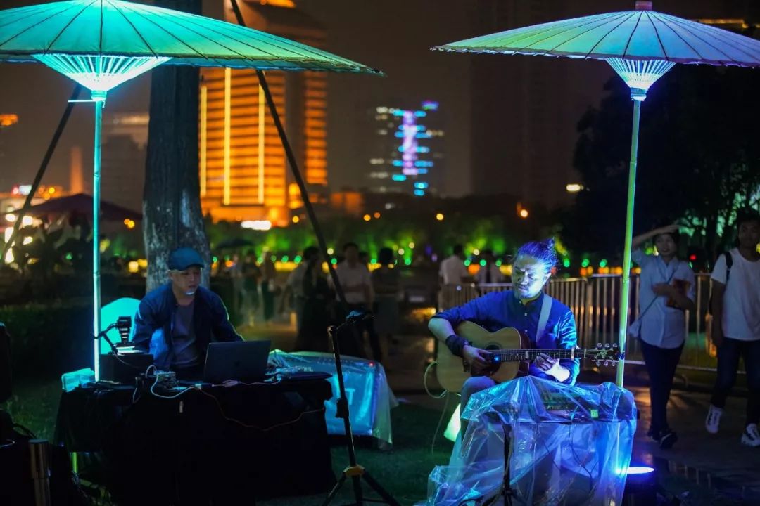 在伤口上撒盐,在伤口上撒盐会成什么样