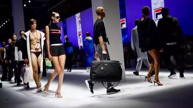 fila斐乐是安踏的吗,fila斐乐安踏女鞋