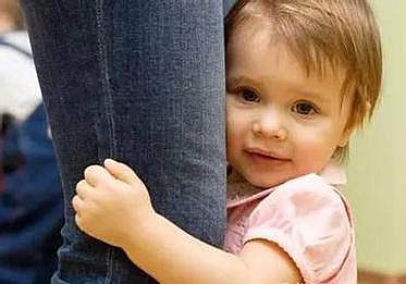 六岁小孩子特别怕生怎么办,孩子怕生如何解决