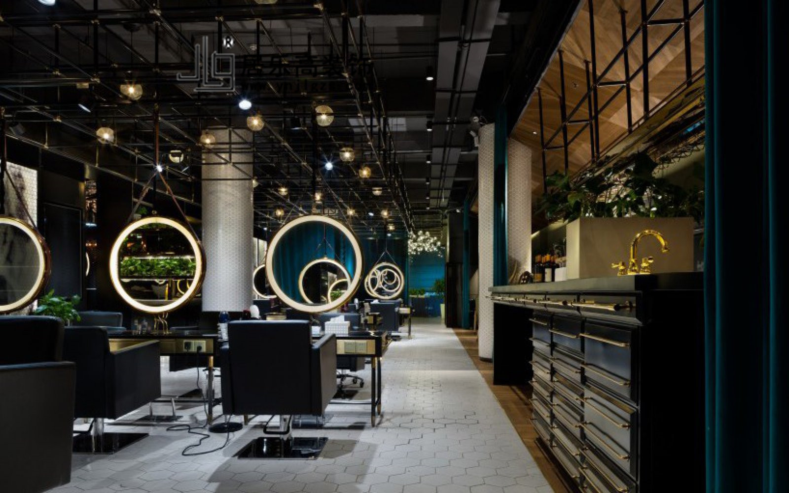 国外高级感美发店装修风格,美发装修风格不吊顶