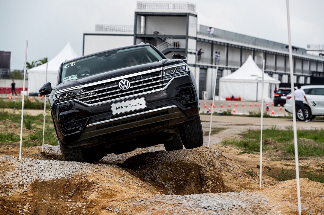 新一代途锐有几款,新一代途锐实车现身科技感超强