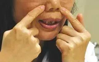 鼻炎不用慌一个穴位就能通畅,鼻炎不用慌一个穴位轻松解决