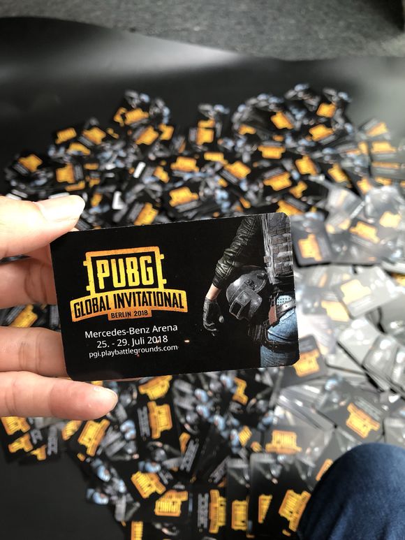 《绝地求生》玩家从德国买50斤钥匙兑换卡，想赚钱却发现事情不对