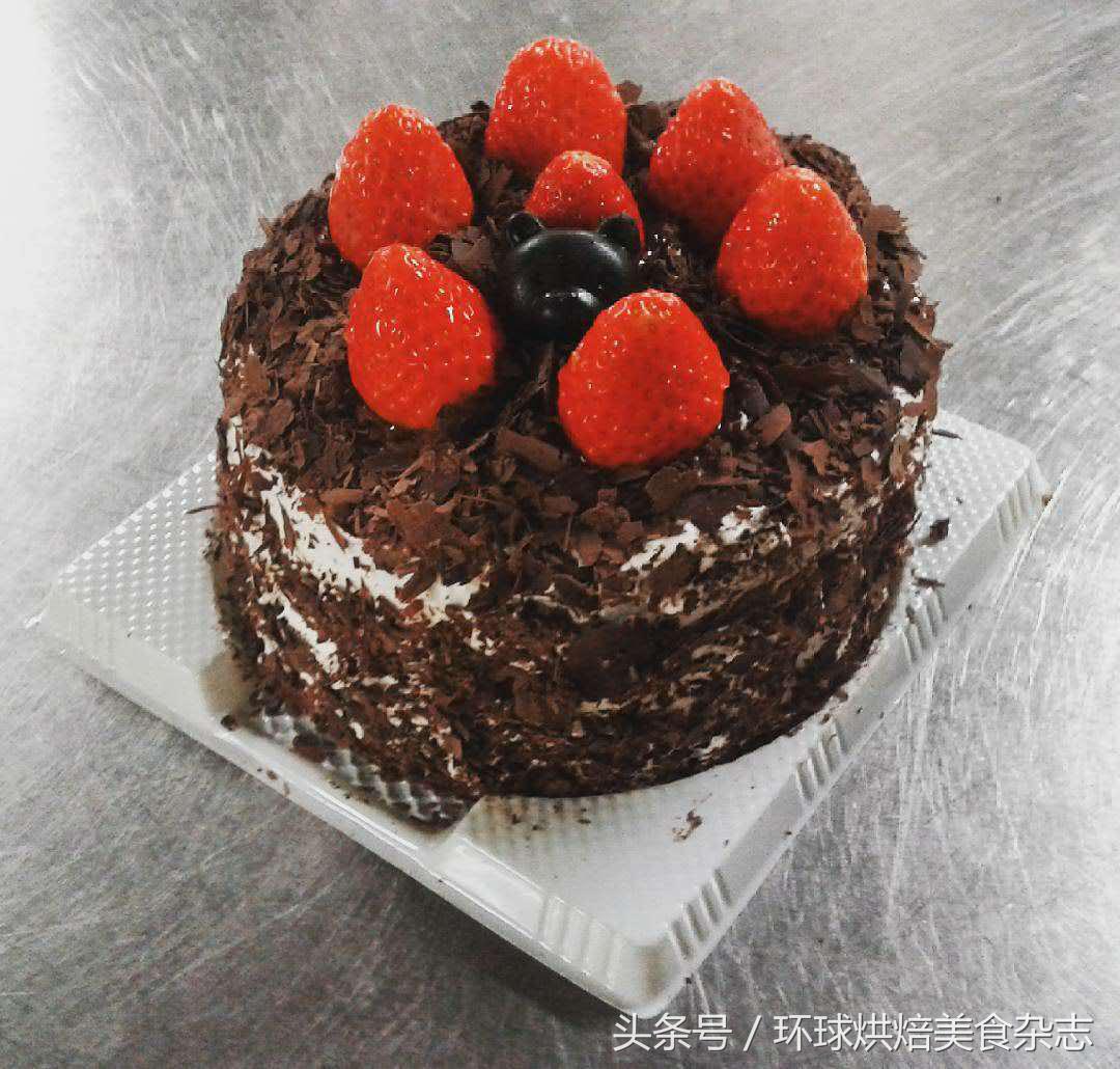 在家就能做出美味的黑森林蛋糕,自制正宗黑森林蛋糕
