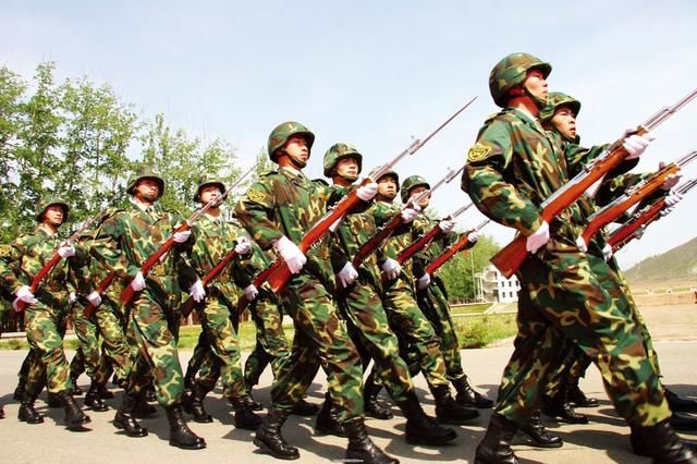 有什么军靴介绍,中国解放军最新的作战靴