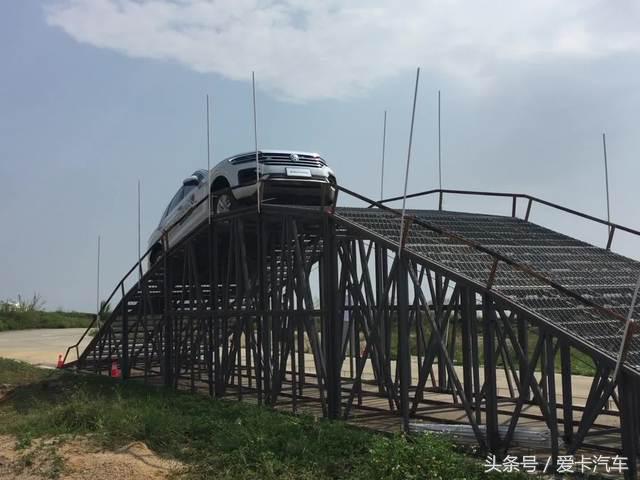 新款途锐比老款途锐小,全新大众途锐测评