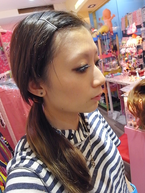 半扎马尾假发抓夹的正确戴法,一片假发片的正确戴法如何不分层