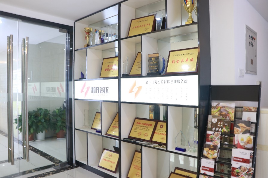 对不起我没办法跟你在一起了文案,对不起我没法与我不喜欢的人交往