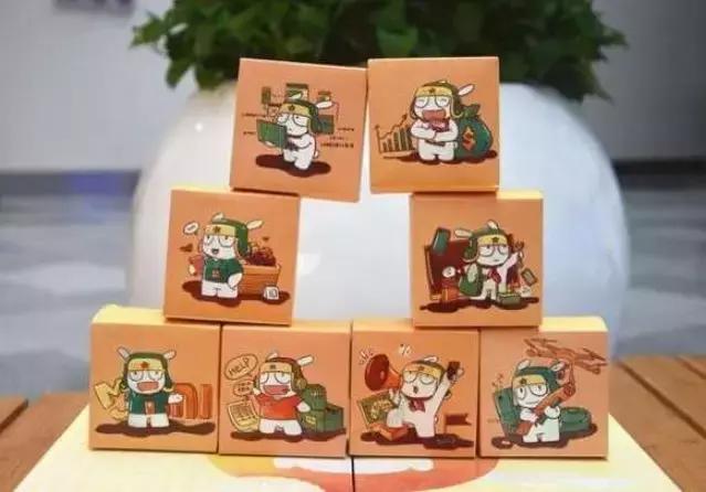 中国大妈出国探望儿子，行李箱被打开的那一刻，所有人都惊呆了！