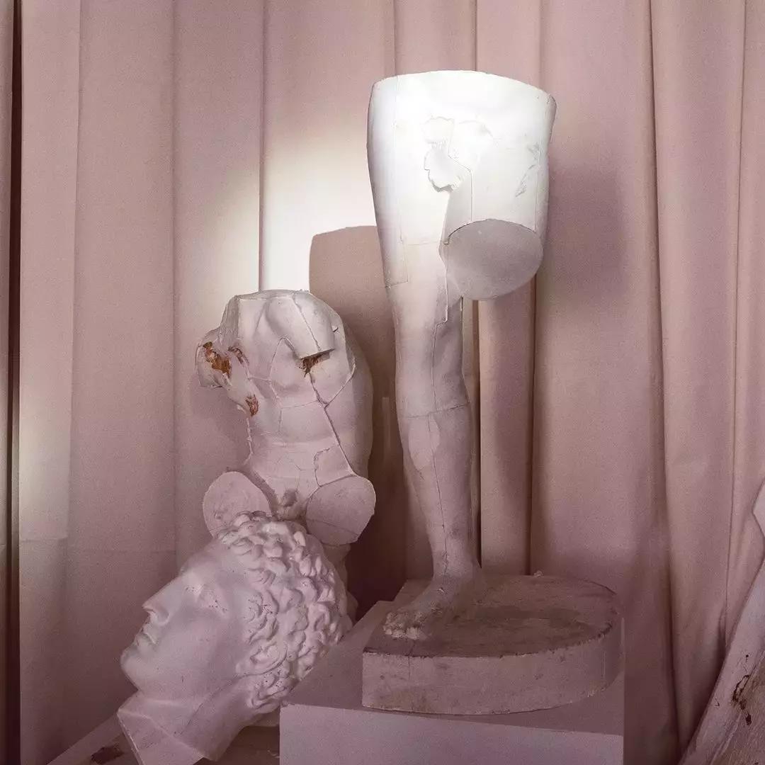 戚薇霸气走秀,唐嫣戚薇机场街拍大全