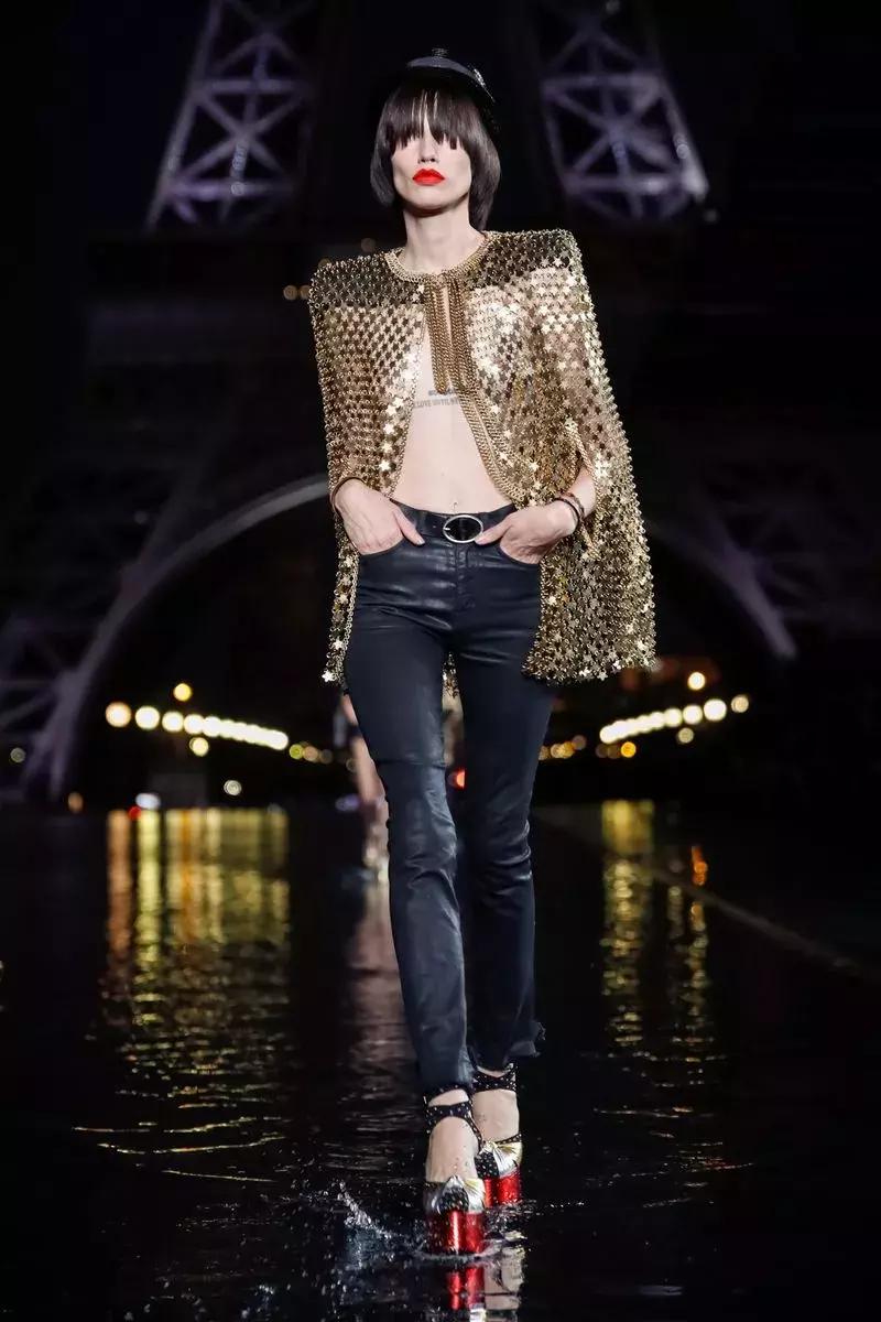 戚薇霸气走秀,唐嫣戚薇机场街拍大全