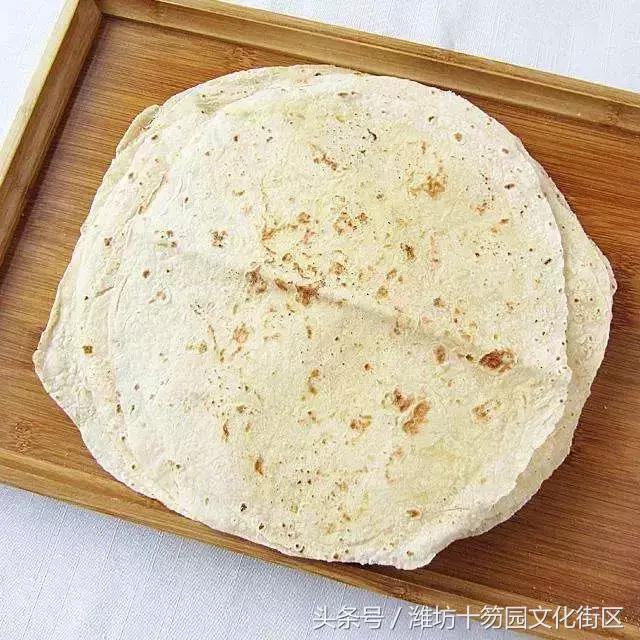 这一次,我们将潍坊正宗美食请进十笏园,邀您品尝舌尖上的潍坊!