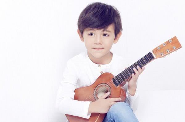 刘烨晒儿子,刘烨打诺一