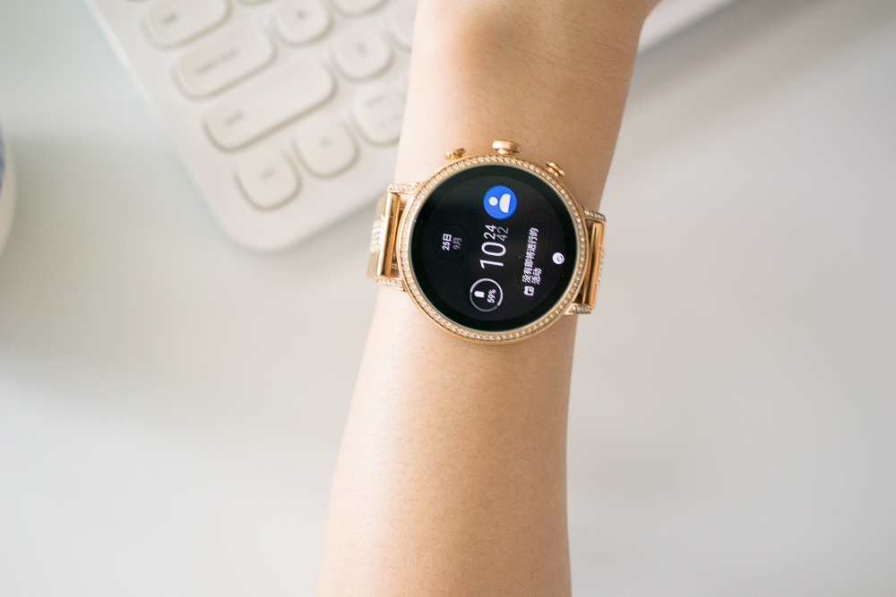 戴fossil手表,fossil智能腕表