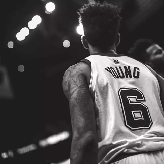 尼克杨为什么这么受欢迎,尼克杨火遍全球的问号脸