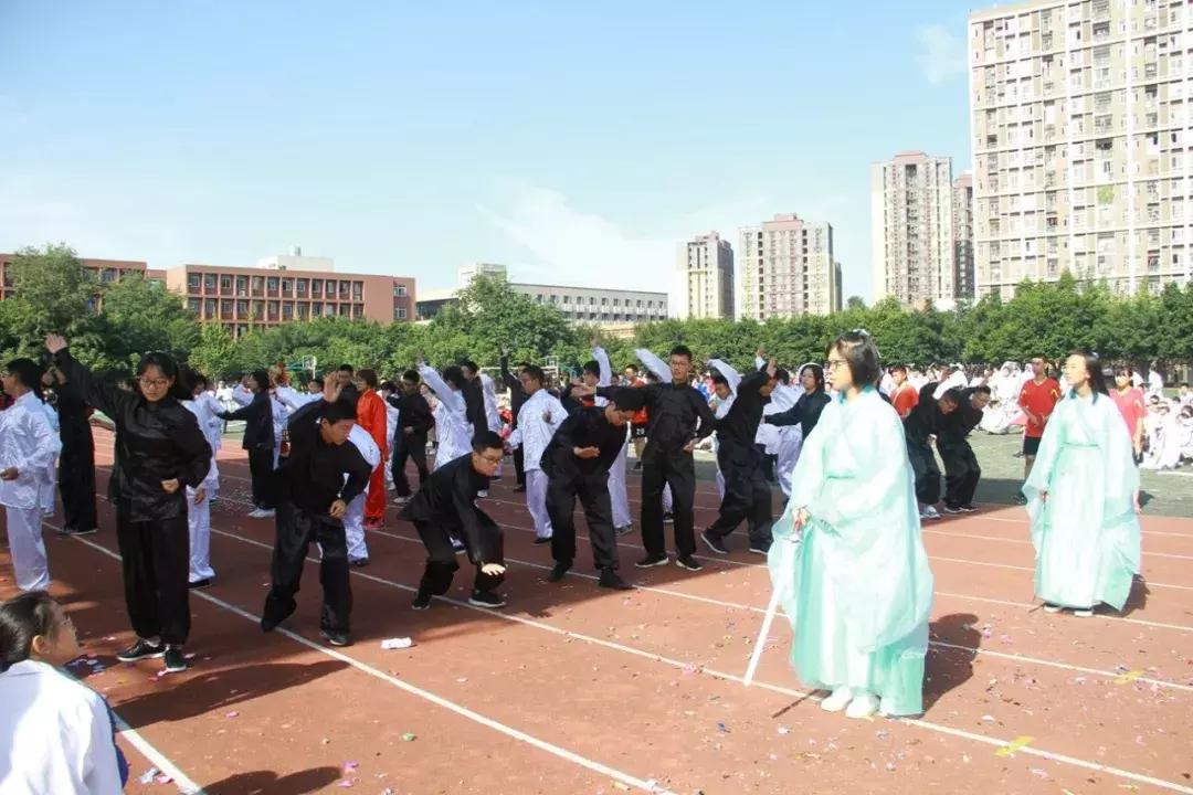 巧绘世界缩影，畅舞运动激情，科中第十届体育文化节盛大开幕