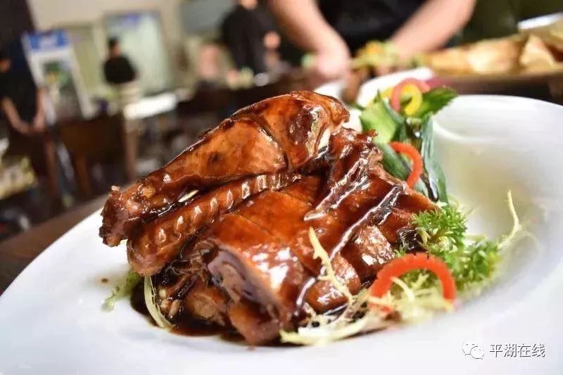 这家店我绝对不私藏！酸菜鱼嫩滑无刺，放心大口吃，超过瘾！一口“栽”在了这锅鱼上……