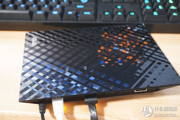 华硕千兆路由器rt-n56u黑金刚亮色,华硕2.5gwifi6路由器评测