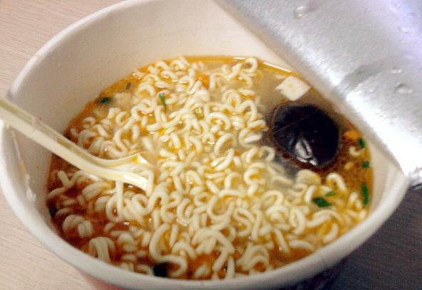 一生入狱2次创业失败三次,2次坐牢出来母亲病逝