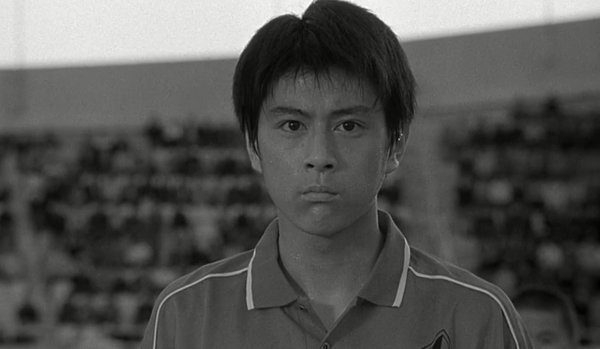 他们被称为“广州三怪杰”，同演《少林足球》，只有他一人红了