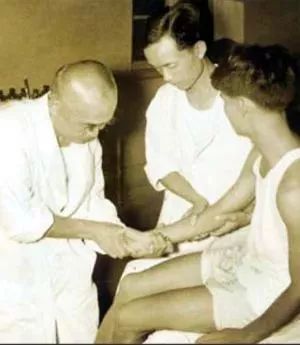 正骨大师何竹林正骨疗法,何竹林弟子