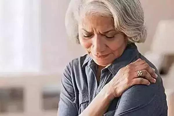 电吹风有什么功效,电吹风怎么用不伤头发