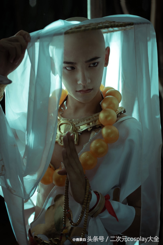 剑侠情缘网络版叁少林cos，温柔俊美，我居然有了种心动的感觉