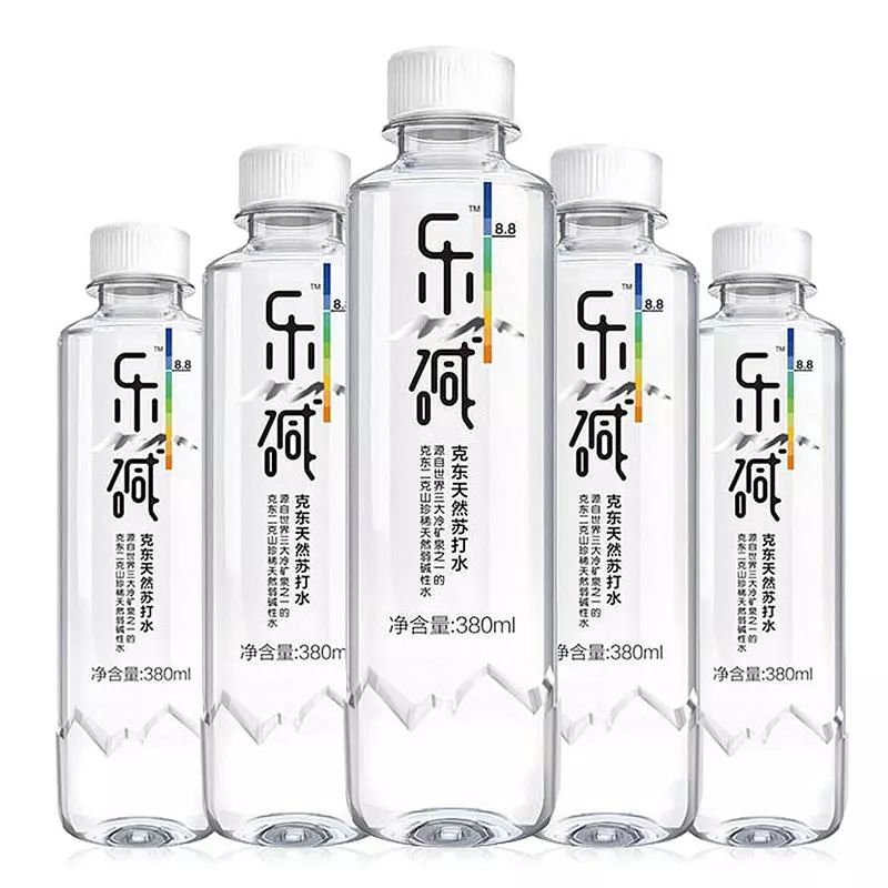 农夫山泉怡宝矿泉水卖得最多,怡宝和依云哪个矿泉水好