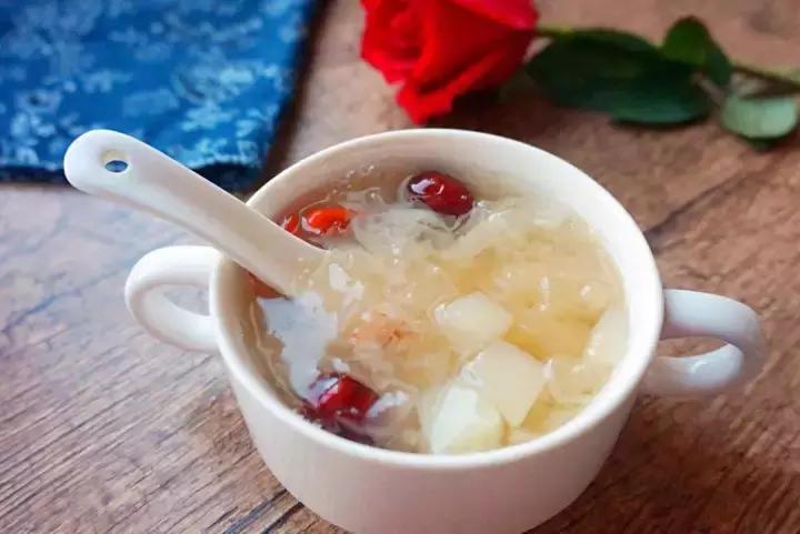 喝了一碗蒸大蒜水,喝了蒸蒜水恶心