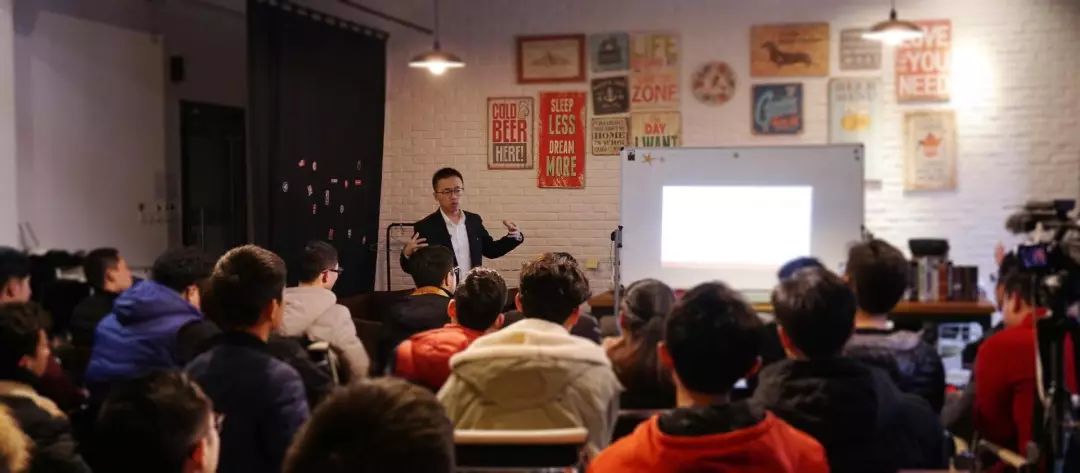 不会跟女的搭讪怎么办,恋爱技巧搭讪技巧