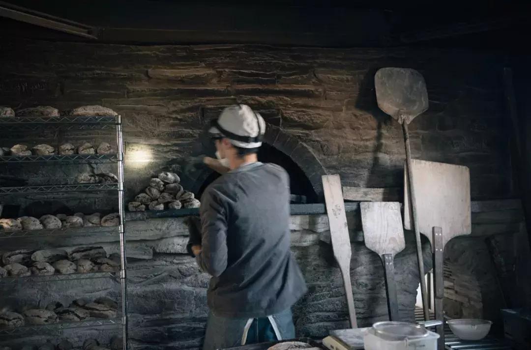 石窑面包店内实拍视频,天然酵母的石窑面包店