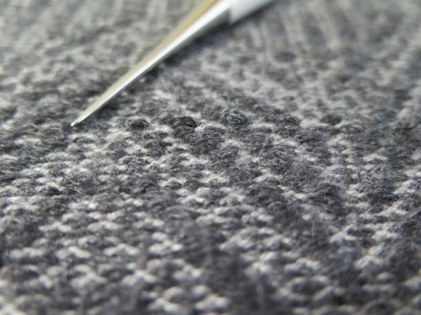 毛衣领口松垮怎样穿根带子,毛衣领口松垮怎么修复最简单的