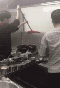 路边摊小吃究竟有多脏你真的了解,街边小吃摊脏不脏