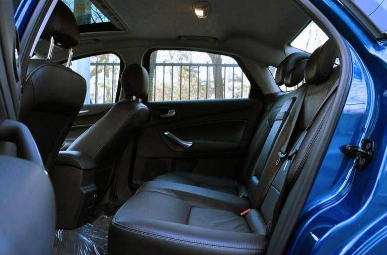 13年的蒙迪欧好还是奥迪a4l好,奥迪a4l比较2022款蒙迪欧