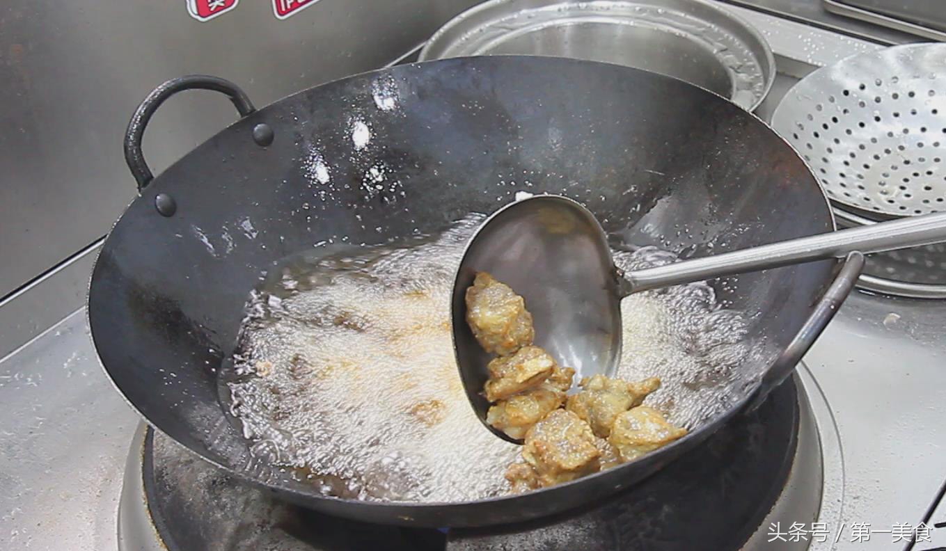 红烧牛排骨最正宗的做法阿飞,第一美食阿飞炖排骨的正确方法